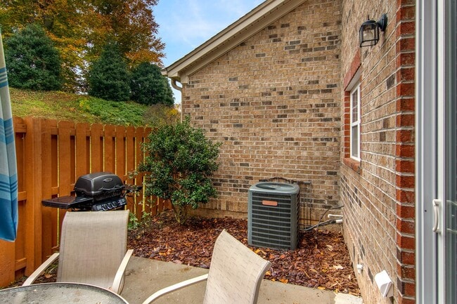 Building Photo - Fully Furnished 3BR/2.5BA Townhome – Private Community – Available 12/5