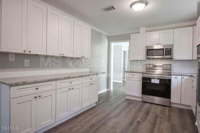 Building Photo - 6823 Mescalero St