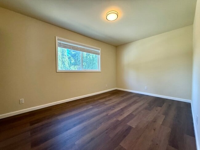 Building Photo - Beautiful, Completely Remodeled 4 Bed 2.5 Bath Fremont Home - Huge Bonus Room