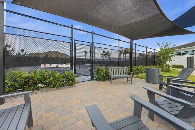 Building Photo - 6391 High Pointe Cir