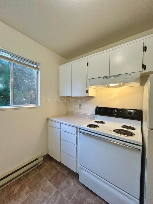 Building Photo - 12400 SW Chaps Ct