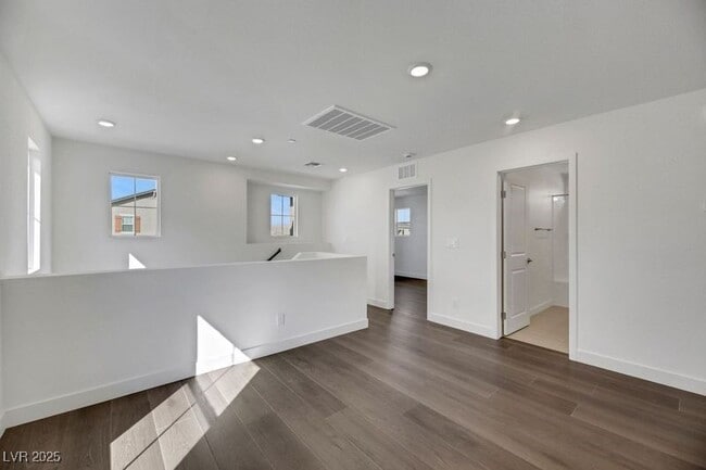 Building Photo - 2770 Alfena Pl