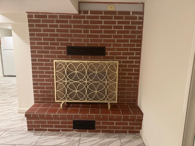 Building Photo - 1304 2nd Rd