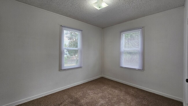 Building Photo - 1409 Merrill Ct