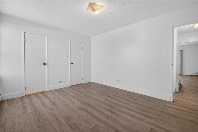 Building Photo - 2150 S Vaughn Way