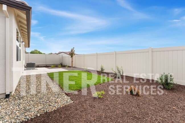 Building Photo - 2231 Oswego St