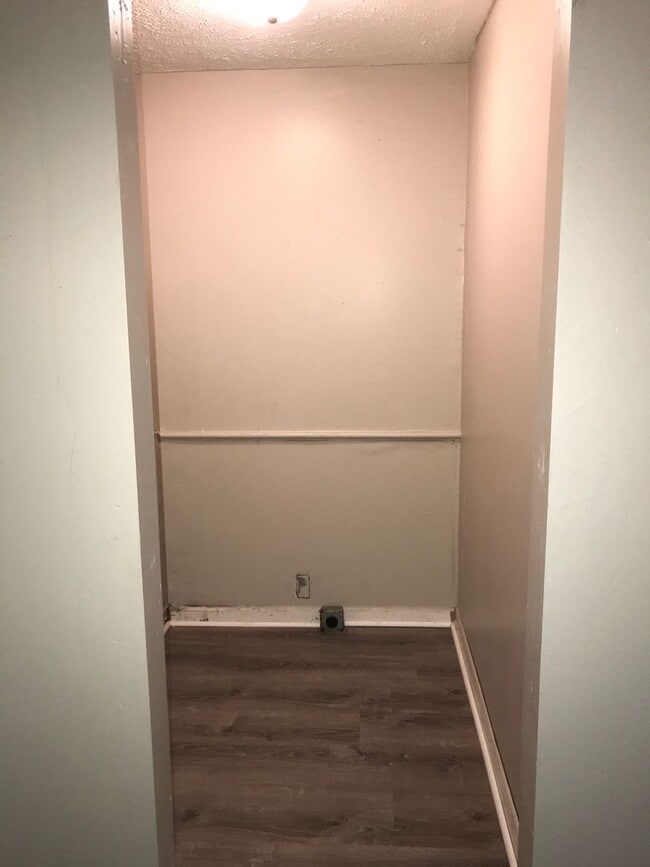 Building Photo - Spacious 2-3 bedroom home in Park Hill- Se...