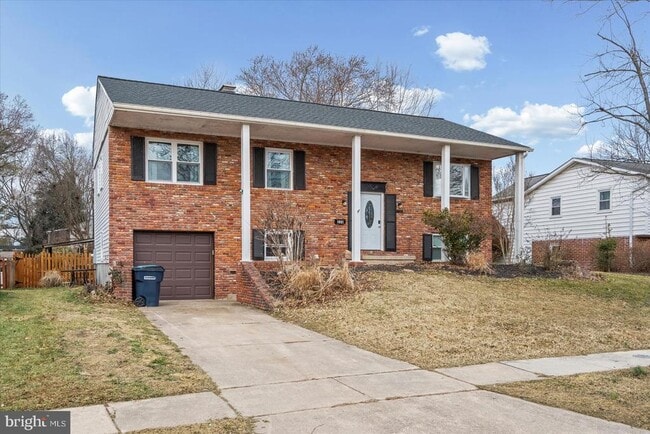 Building Photo - 220 Garnett Rd