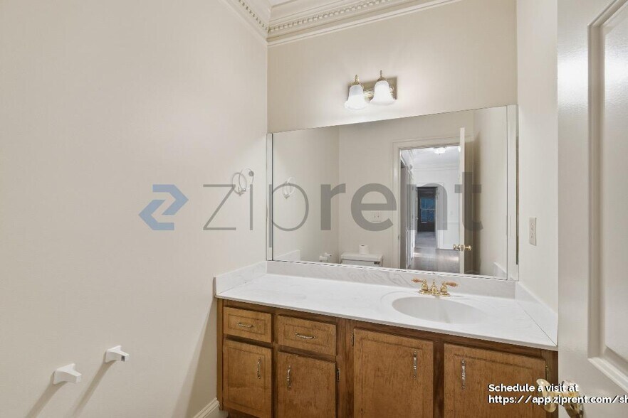 Building Photo - 2862 Clary Hill Dr