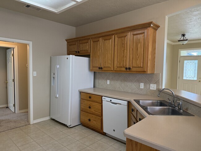 Building Photo - 223 Karten Ln