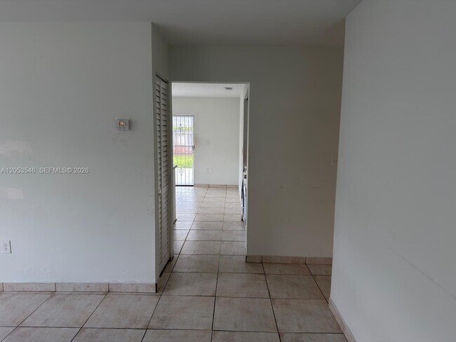 Building Photo - 6822 SW 130th Ave