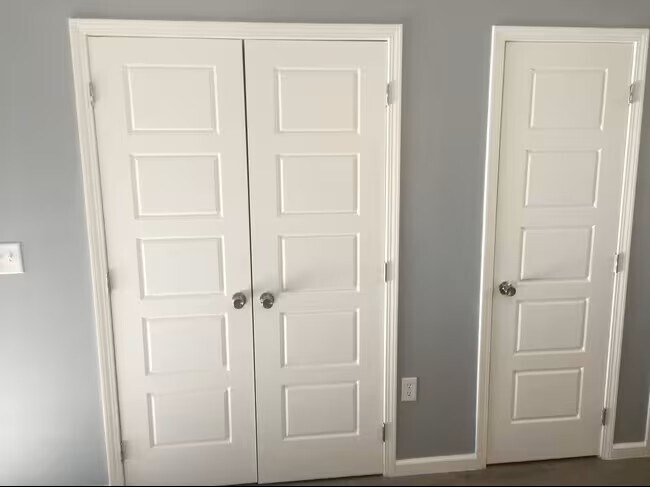 Building Photo - 7767 Betsy Ross Cir