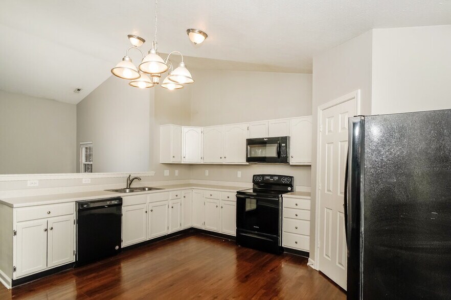 Building Photo - 5654 Fair Ridge Pl