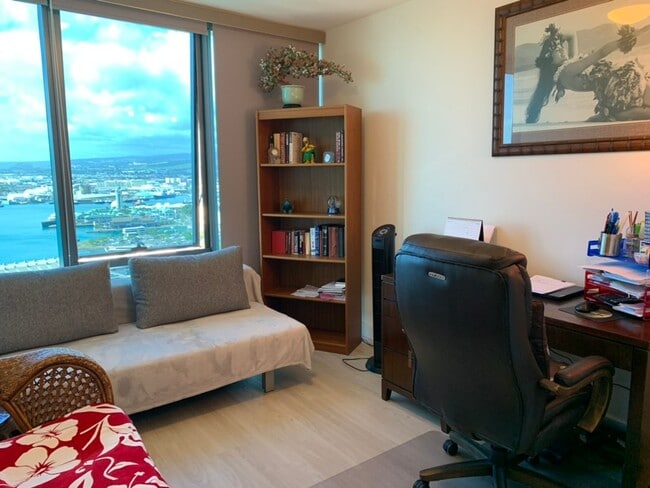 Building Photo - Fully Furnished 2B+office/2 BA/2 Parking on High Floor Corner Unit with Ocean View