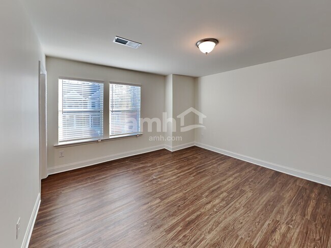 Building Photo - 213 Rivulet Dr