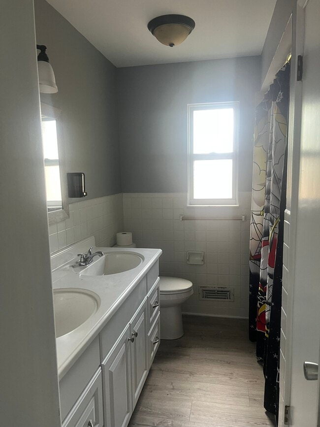 Building Photo - 7903 Ackley Rd