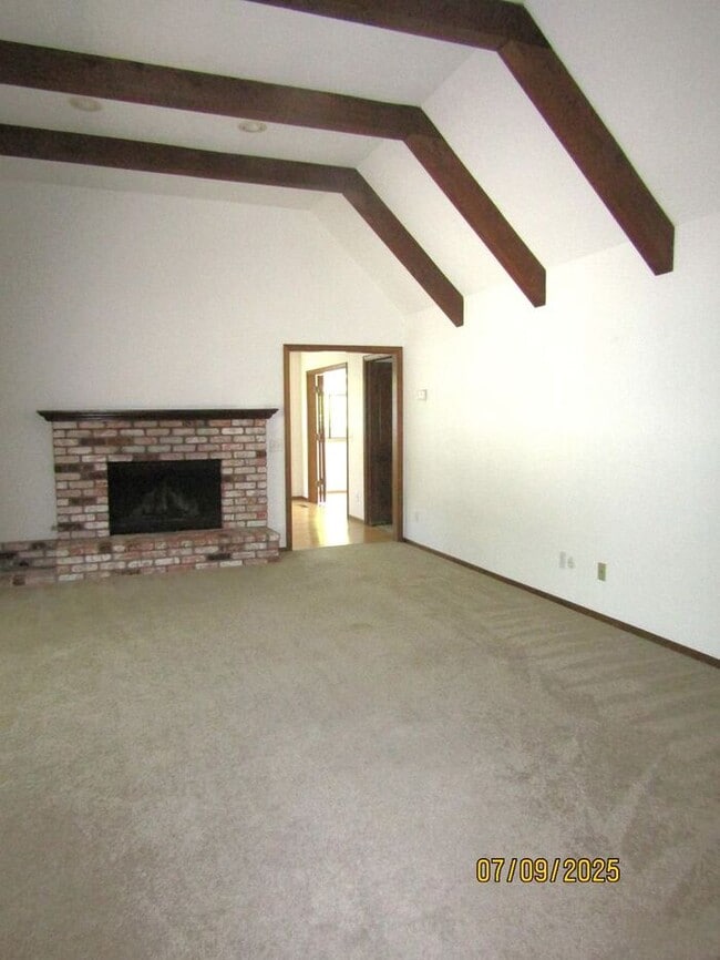 Building Photo - Beautiful Single Story Home in Great Santa...