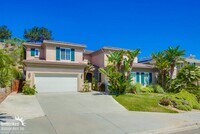 Building Photo - Gorgeous 4Bdm 2.5Ba Two-Story Home in San ...