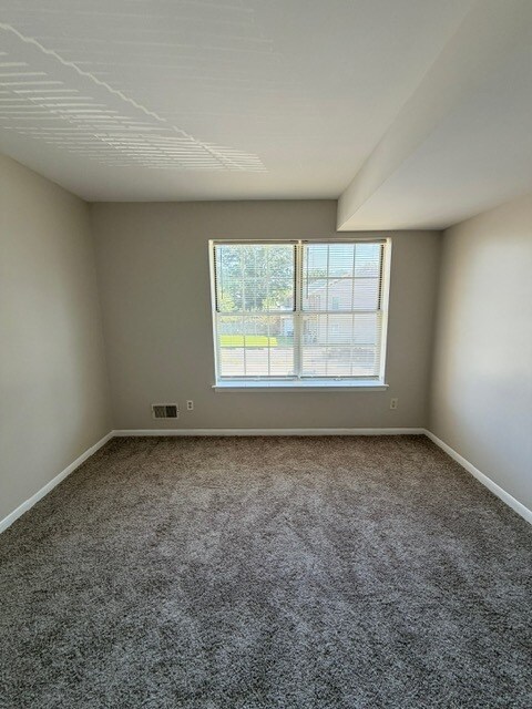 Building Photo - 31A Revelle St
