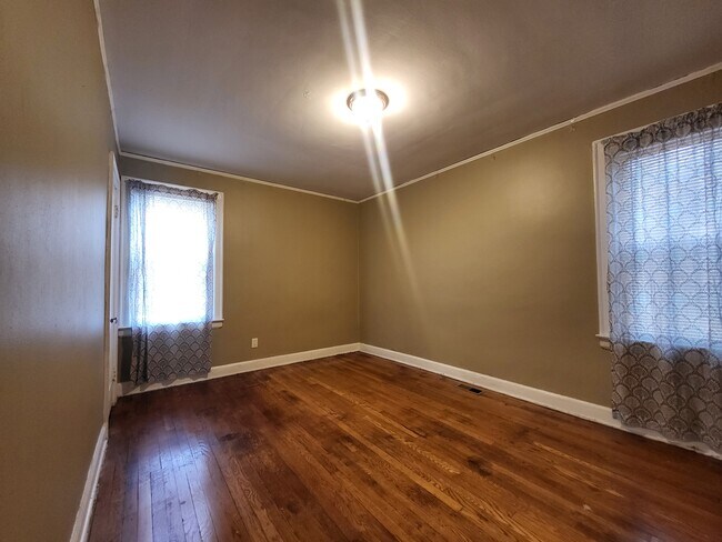 Building Photo - Washburn