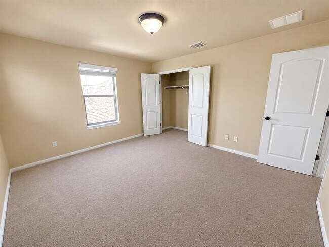 Building Photo - 14312 Senia Bend