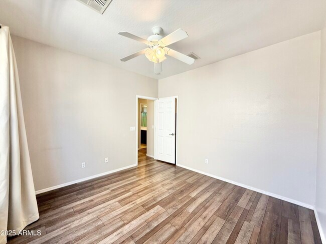 Building Photo - 2849 E Fandango Dr