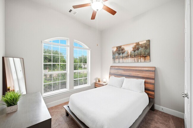 Building Photo - 2239 Falcon Brook Dr