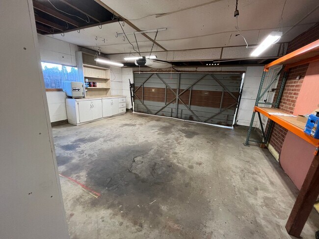 Building Photo - Cozy Home for rent in Tulare