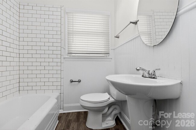 Building Photo - 3441 Commonwealth Ave