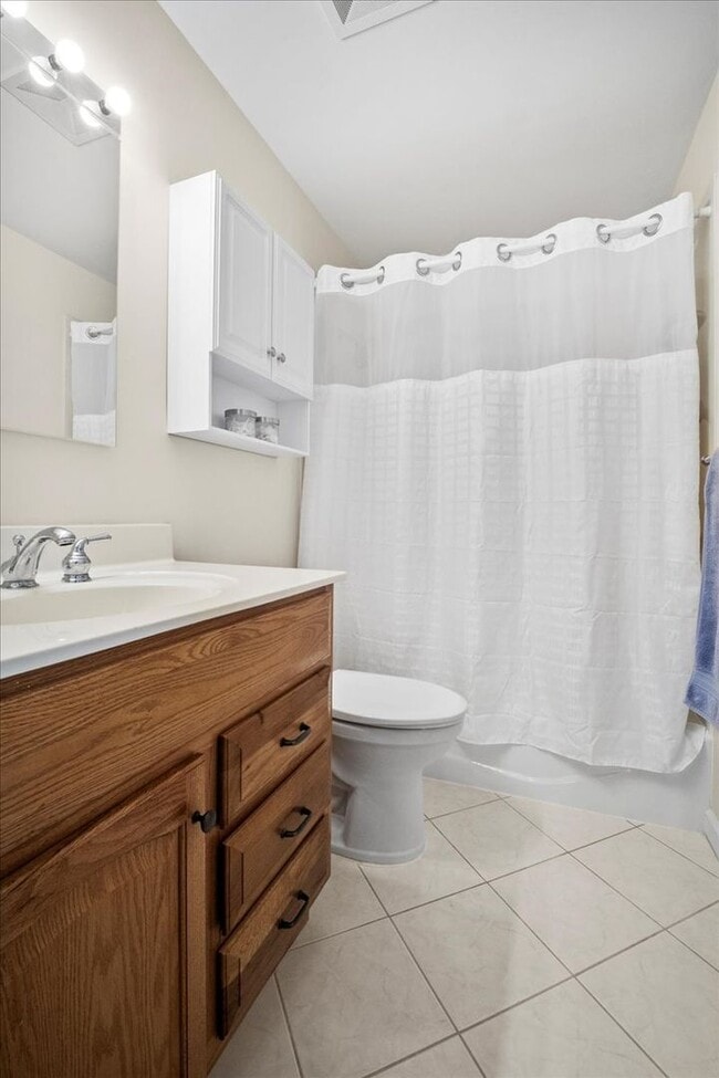 Building Photo - Spacious Ranch in Des Peres