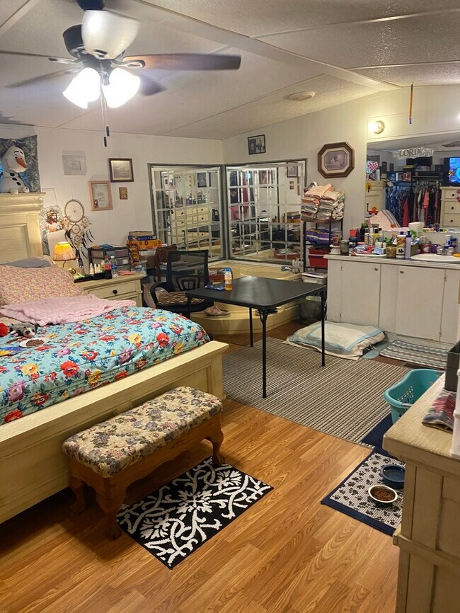 Building Photo - 1197 Ward Pl