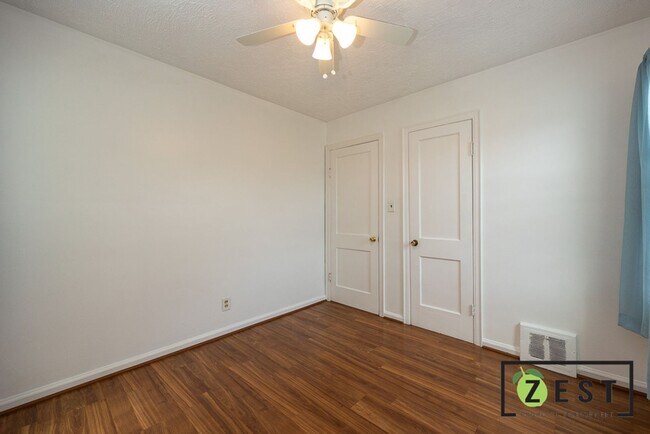 Building Photo - OPEN HOUSE- 3/16! 3:45PM-4:15PM!Amazing 3 Bedroom 1 Bathroom - $1,375.00