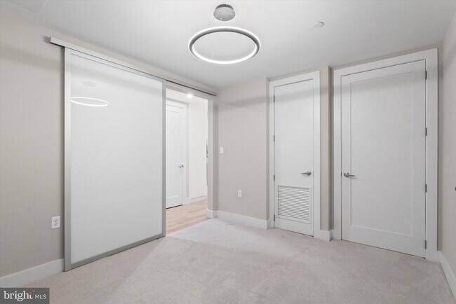 Building Photo - 801 N Fairfax St