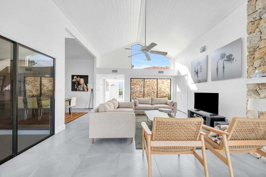Building Photo - 13330 Skiing Paradise Blvd