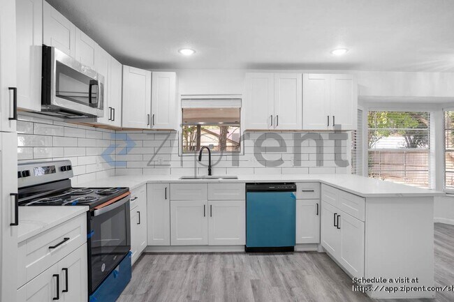 Building Photo - 6829 Shadydale Dr