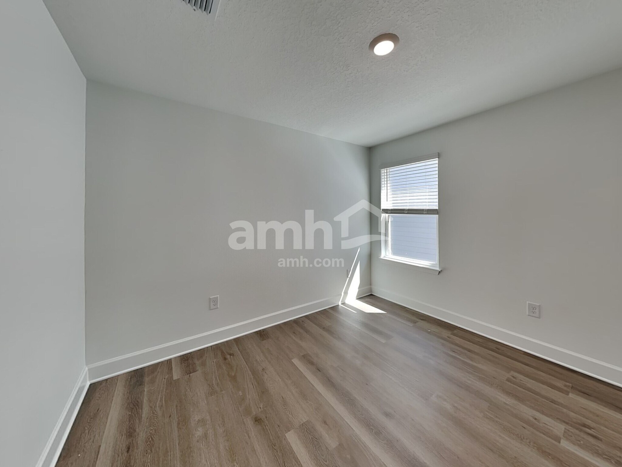 Building Photo - 16632 Cheyanne Ct