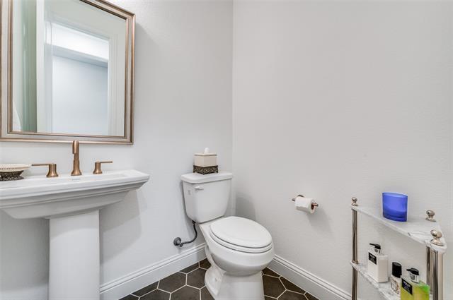 Building Photo - 2390 Red Cedar Trl