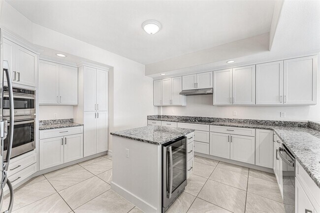 Building Photo - 1435 S Harbor City Blvd