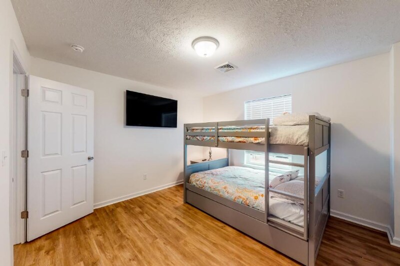 Building Photo - 1170 Thunder Dr