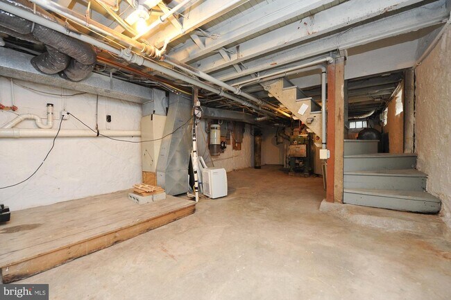 Building Photo - 1420 Creek Road Trail