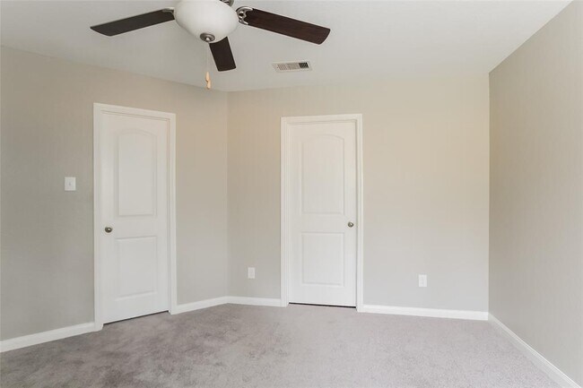 Building Photo - 27122 Leonardo Dr