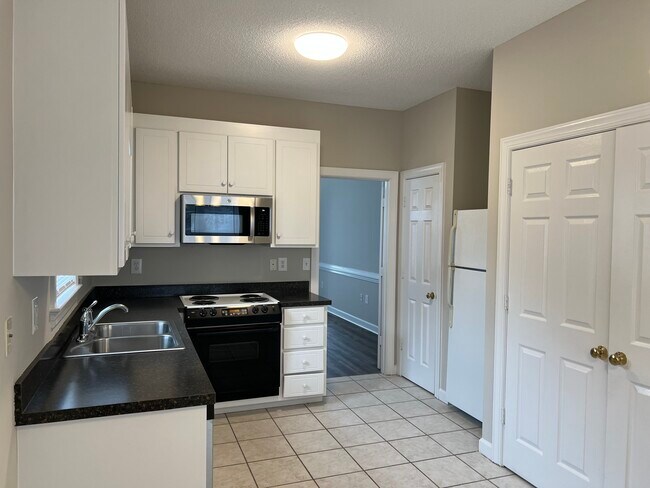 Building Photo - 3308 Whitlock Dr N