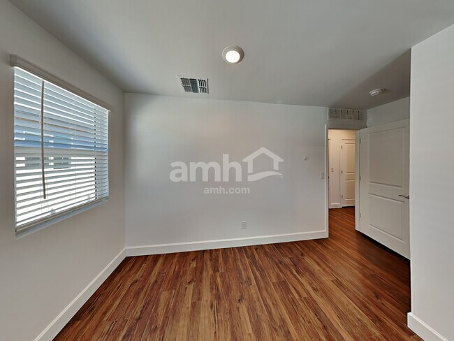 Building Photo - 25801 N 184th Dr