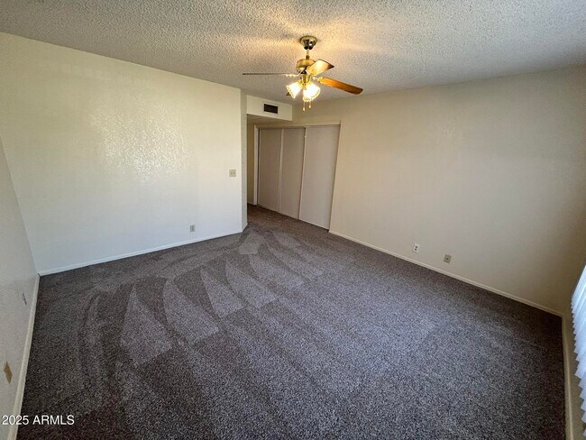 Building Photo - 85 S Crestview St