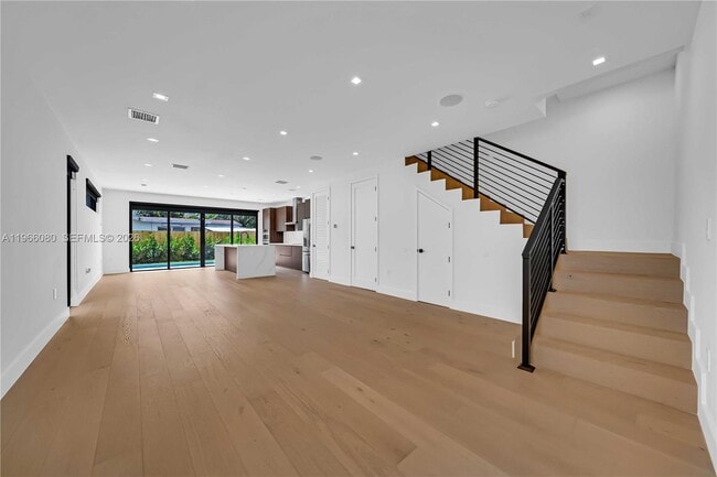 Building Photo - 2710 SW 34th Ave