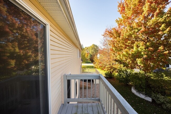 Building Photo - 31 Blackthorn Dr