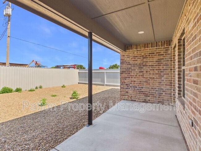 Building Photo - 1124 Caprock St