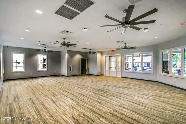 Building Photo - 124 Pine Bluff Dr