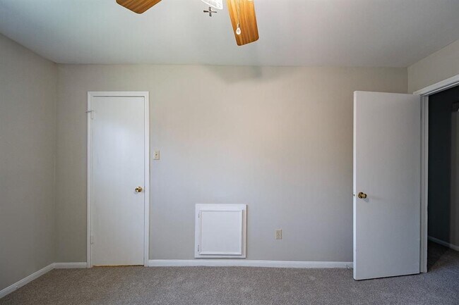 Building Photo - 12406 Nova Dr