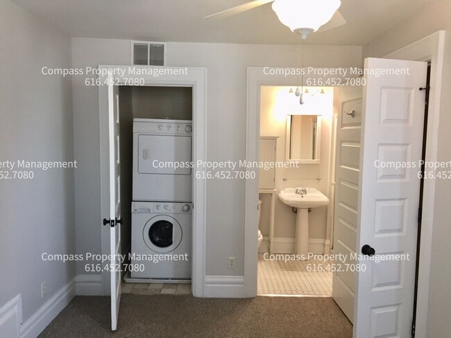 Building Photo - 543 Union Ave SE